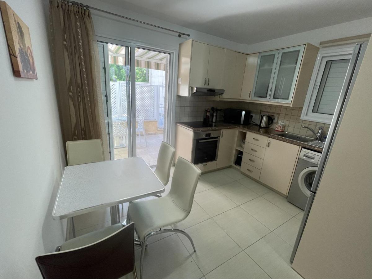 Nerina Apartment Paphos ภายนอก รูปภาพ