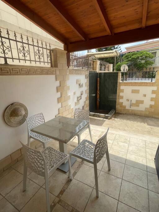 Nerina Apartment Paphos ภายนอก รูปภาพ