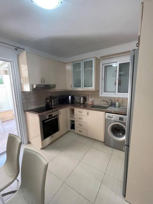 Nerina Apartment Paphos ภายนอก รูปภาพ