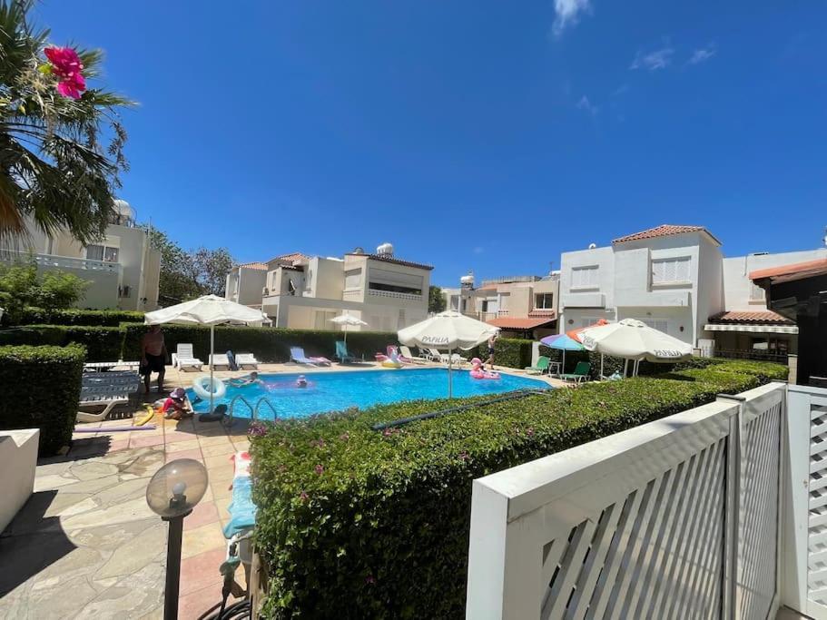 Nerina Apartment Paphos ภายนอก รูปภาพ