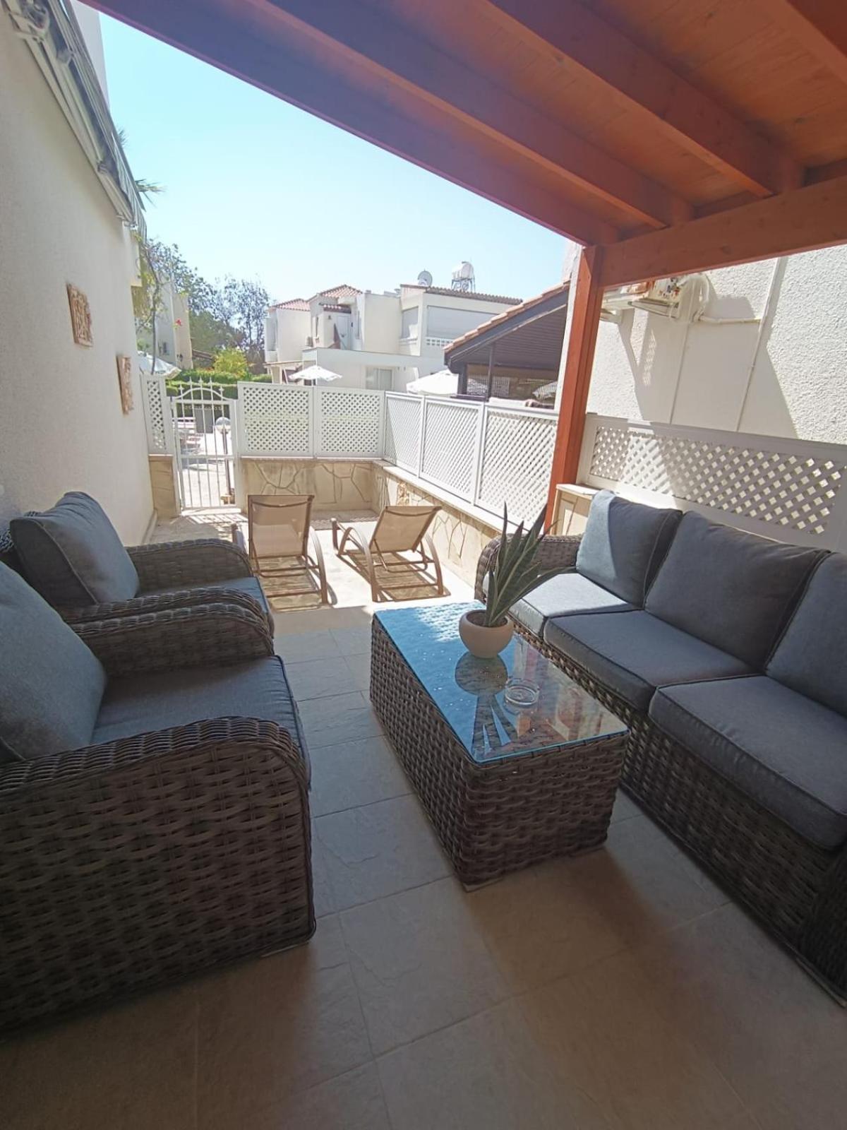 Nerina Apartment Paphos ภายนอก รูปภาพ